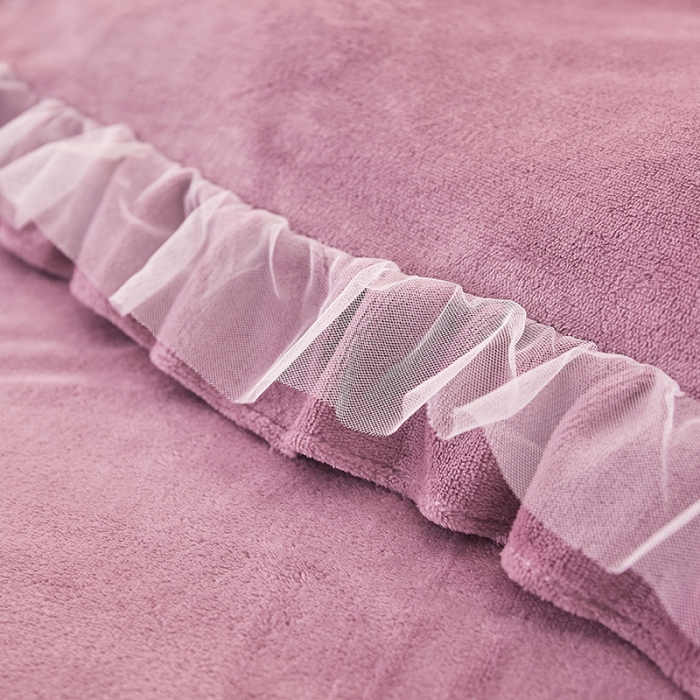 91家纺网 家纺一手货源 找家纺 找底底新款230g牛奶绒法莱绒刺绣蕾丝边床裙款四件套 雾紫