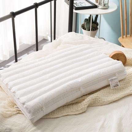 91家纺网 家纺一手货源 找家纺 全棉子母扣二合一中高枕芯 PE管子母定型护颈枕头荞麦保健枕芯