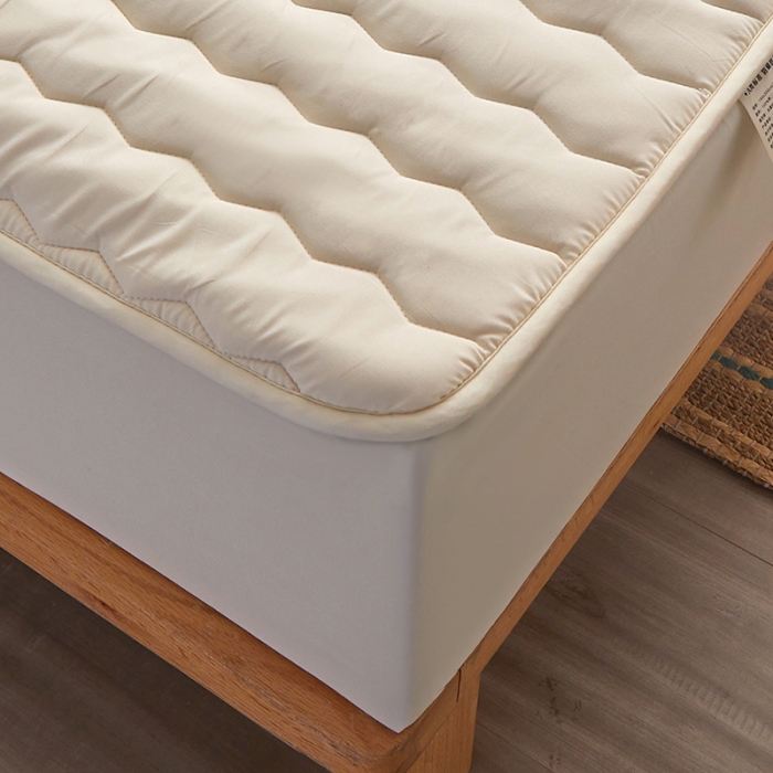 91家纺网 家纺一手货源 找家纺 芬晴 2023新款A类全棉母婴级抗菌防螨夹棉床笠 波浪-米白