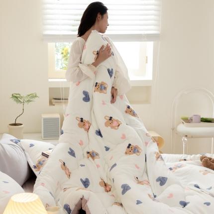 91家纺网 家纺一手货源 找家纺 （总）U被家纺 2022新款小清新四季被春秋冬被 模特图