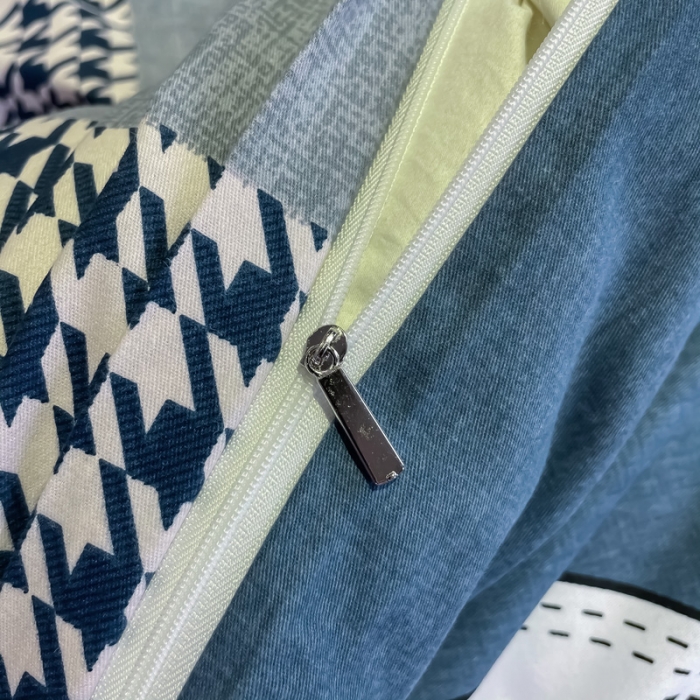 91家纺网 家纺一手货源 找家纺 金爱家 2023新款大阪纯棉生态磨毛条格简约系列四件套 悸动