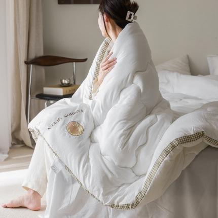 91家纺网 家纺一手货源 找家纺 (总) U被家纺 立体暖绒四季被春秋冬被-模特图