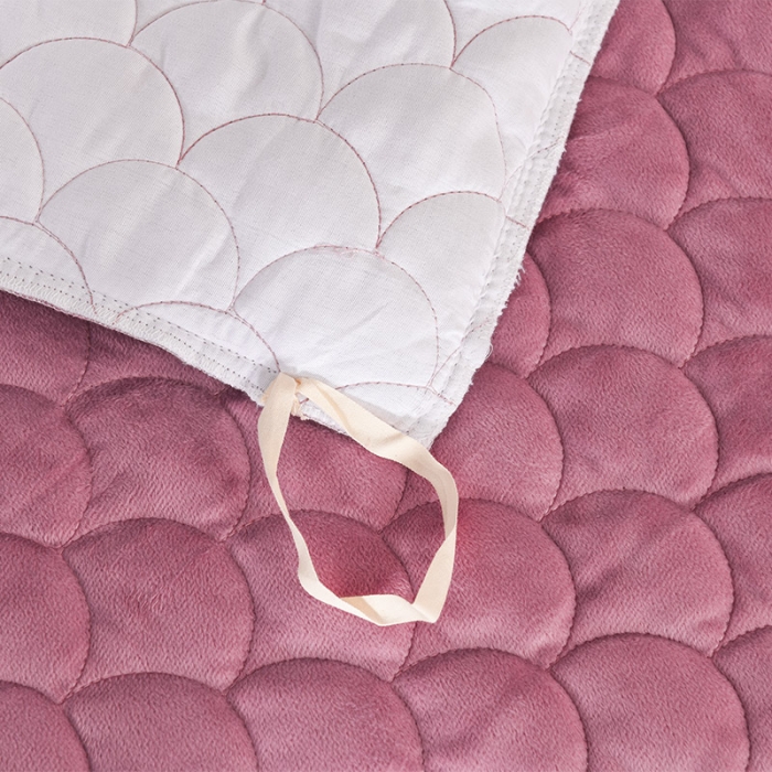 91家纺网 家纺一手货源 找家纺 恒爱 2022秋冬水晶绒翩翩花舞夹棉床裙四件套 豆沙红