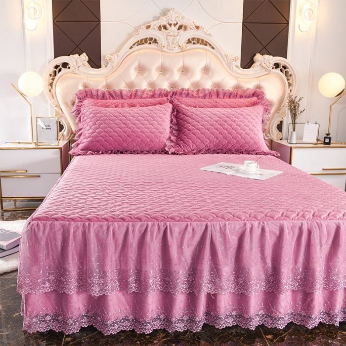 91家纺网 家纺一手货源 找家纺 恒爱 2022秋冬水晶绒翩翩花舞夹棉床裙四件套 豆沙红