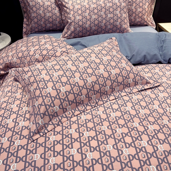 91家纺网 家纺一手货源 找家纺 雲归梦 2022年新款加厚全棉大版四件套第二批-格条卡通 巴特罗-粉