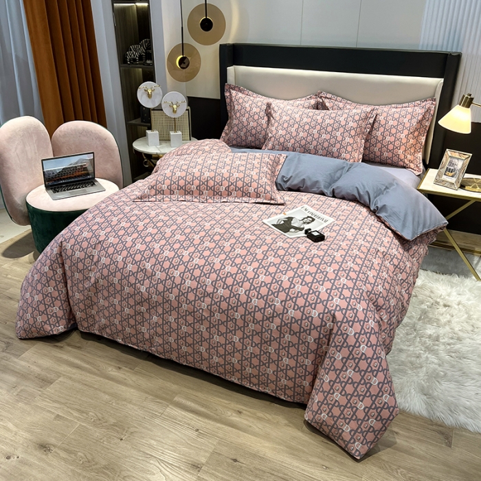 91家纺网 家纺一手货源 找家纺 雲归梦 2022年新款加厚全棉大版四件套第二批-格条卡通 巴特罗-粉