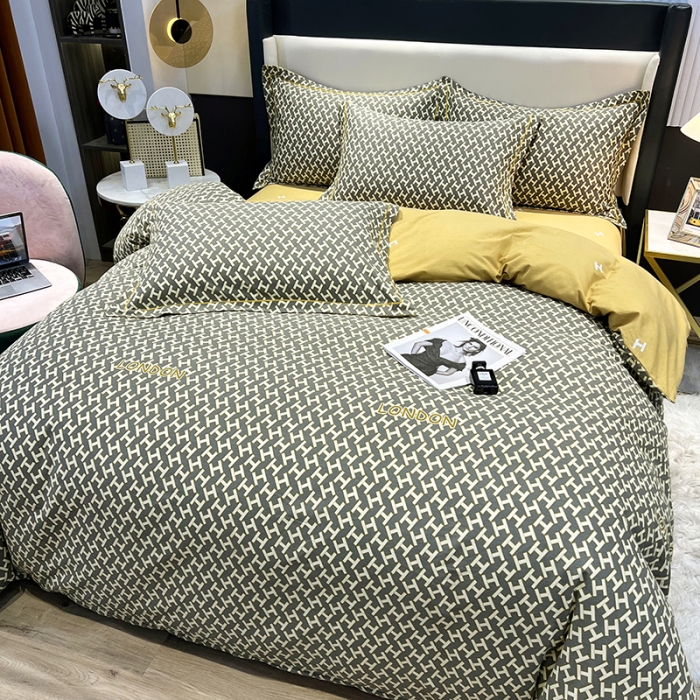 91家纺网 家纺一手货源 找家纺 雲归梦 2022年新款加厚全棉大版四件套第二批-格条卡通 卡尔玛-黄