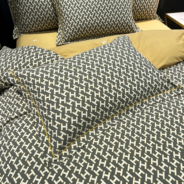 91家纺网 家纺一手货源 找家纺 雲归梦 2022年新款加厚全棉大版四件套第二批-格条卡通 卡尔玛-黄