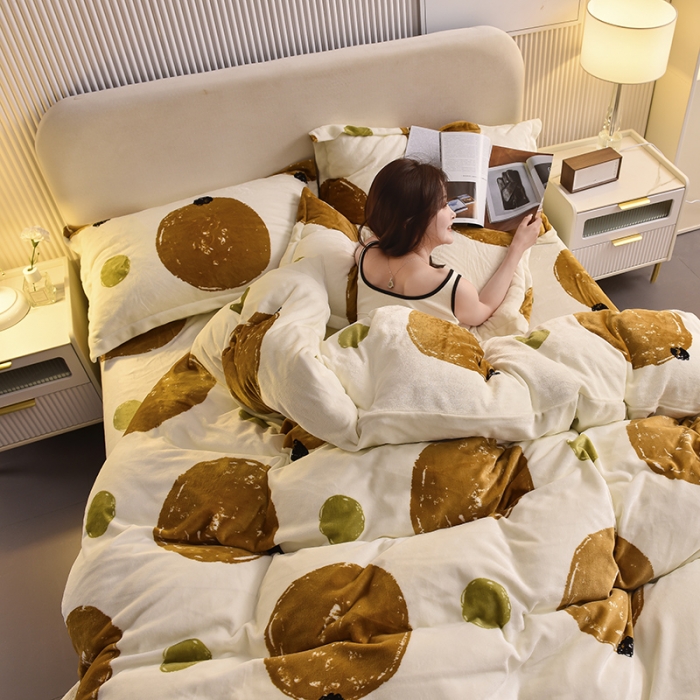 91家纺网 家纺一手货源 找家纺 同田 2023新款牛奶金貂绒四件套印花保暖法莱水晶绒 小香橙