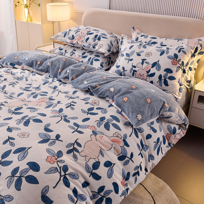 91家纺网 家纺一手货源 找家纺 同田 2023新款牛奶金貂绒四件套印花保暖法莱水晶绒 萌萌兔