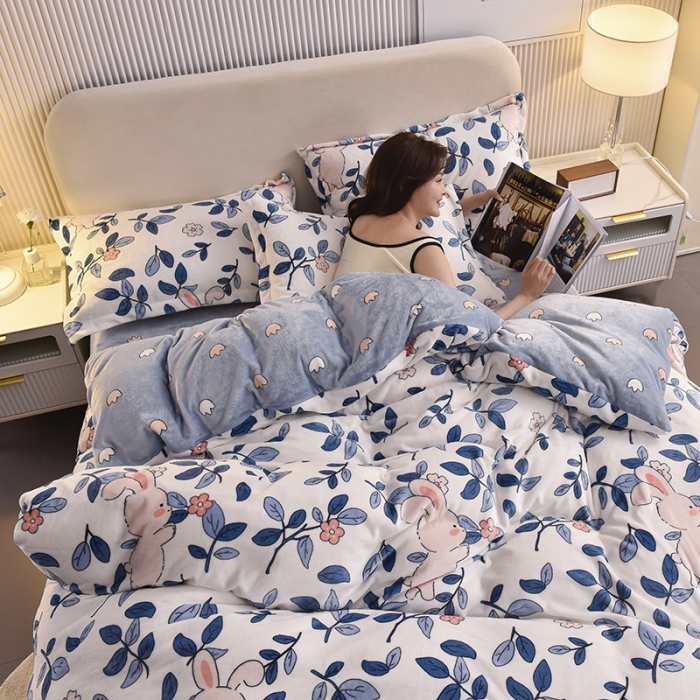 91家纺网 家纺一手货源 找家纺 同田 2023新款牛奶金貂绒四件套印花保暖法莱水晶绒 萌萌兔