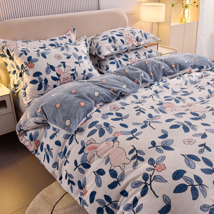 91家纺网 家纺一手货源 找家纺 同田 2023新款牛奶金貂绒四件套印花保暖法莱水晶绒 萌萌兔