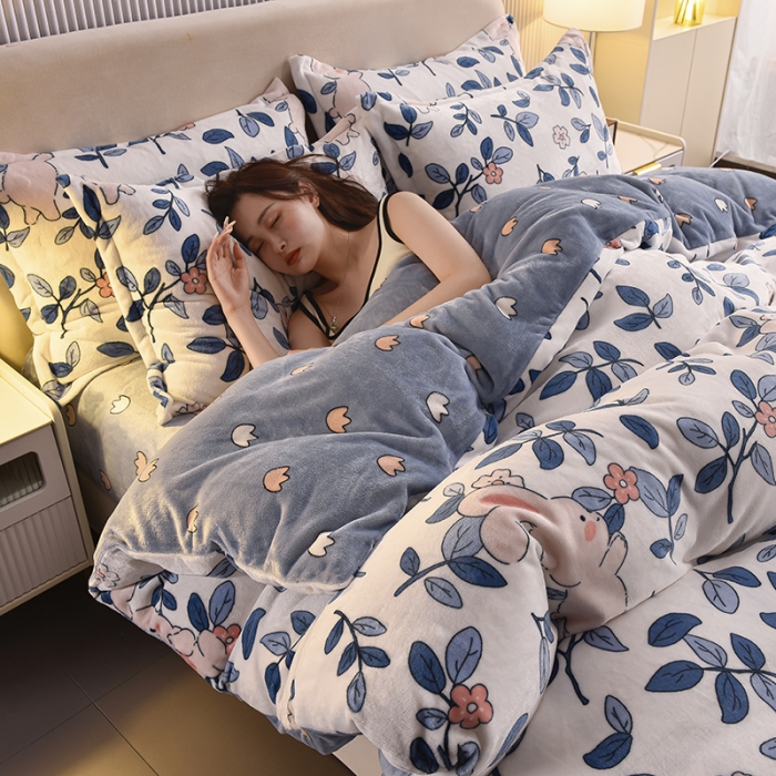 91家纺网 家纺一手货源 找家纺 同田 2023新款牛奶金貂绒四件套印花保暖法莱水晶绒 萌萌兔