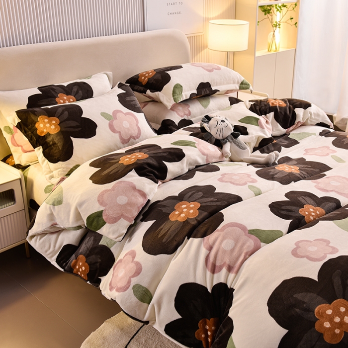 91家纺网 家纺一手货源 找家纺 同田 2023新款牛奶金貂绒四件套印花保暖法莱水晶绒 暗香