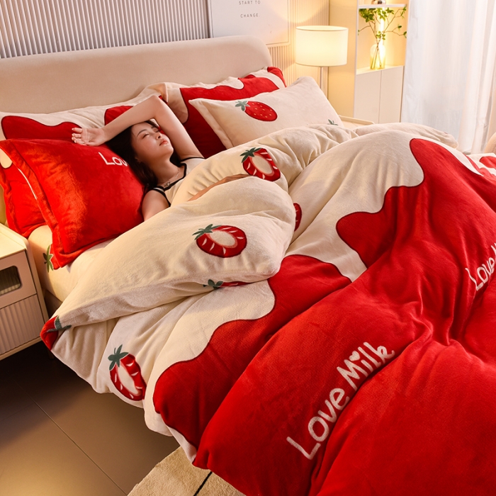 91家纺网 家纺一手货源 找家纺 同田 2023新款牛奶金貂绒四件套印花保暖法莱水晶绒牛奶草莓