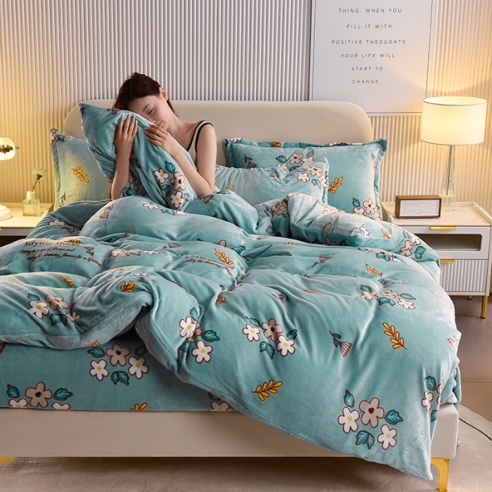 91家纺网 家纺一手货源 找家纺 同田 2023新款牛奶金貂绒四件套印花保暖法莱水晶绒 倾蓝