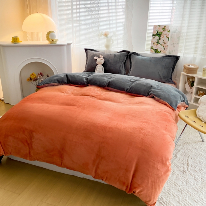 91家纺网 家纺一手货源 找家纺 人人爱 2025新款牛奶绒兔兔绒纯色双拼四件套 橙+深灰