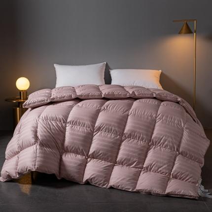 91家纺网 家纺一手货源 找家纺 太阳羽家纺 2025新款柔赛丝缎条被子加厚保暖被芯 柔赛丝缎条豆沙色