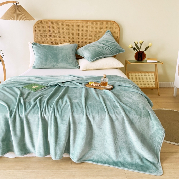 91家纺网 家纺一手货源 找家纺 来菲25新款金貂绒毛毯加厚纯色法兰绒毯子保暖素色高端绒毯双面 薄荷绿