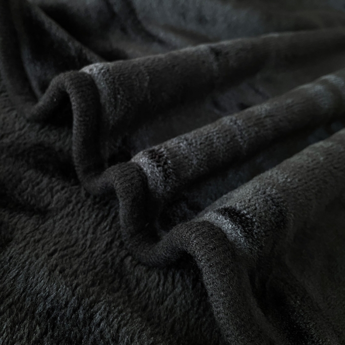 91家纺网 家纺一手货源 找家纺 2025新款320g金貂绒亲肤盖毯加厚纯色珊瑚绒素色法兰绒毯子外贸高端款黑色