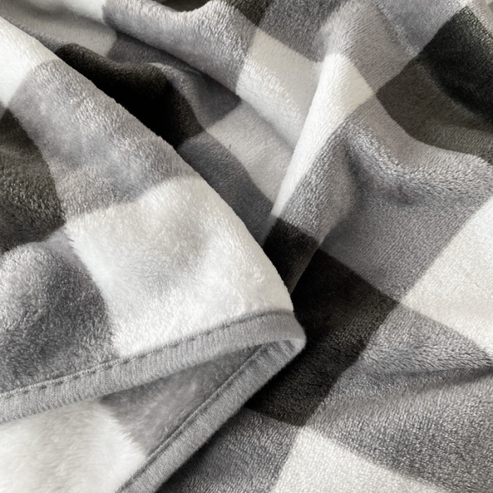 91家纺网 家纺一手货源 找家纺 2025新款320g金貂绒亲肤盖毯加厚纯色珊瑚绒素色法兰绒毯子外贸高端款灰方格
