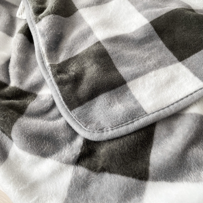 91家纺网 家纺一手货源 找家纺 2025新款320g金貂绒亲肤盖毯加厚纯色珊瑚绒素色法兰绒毯子外贸高端款灰方格