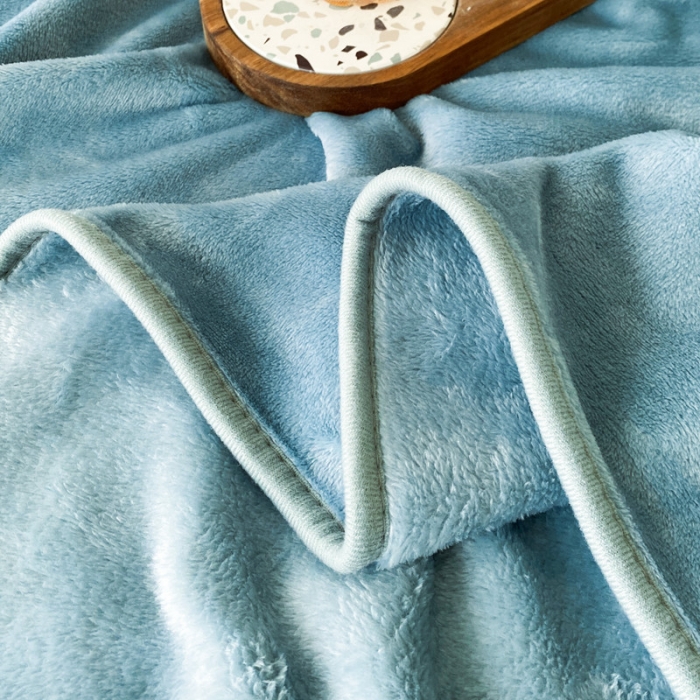 91家纺网 家纺一手货源 找家纺 2025新款320g金貂绒亲肤盖毯加厚纯色珊瑚绒素色法兰绒毯子外贸高端款灰蓝