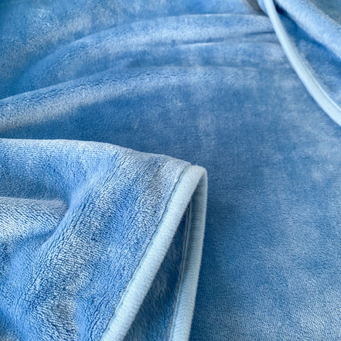 91家纺网 家纺一手货源 找家纺 2025新款320g金貂绒亲肤盖毯加厚纯色珊瑚绒素色法兰绒毯子外贸高端款天蓝