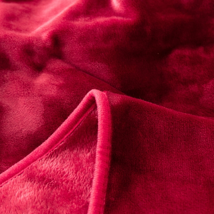 91家纺网 家纺一手货源 找家纺 2025新款320g金貂绒亲肤盖毯加厚纯色珊瑚绒素色法兰绒毯子外贸高端款枣红