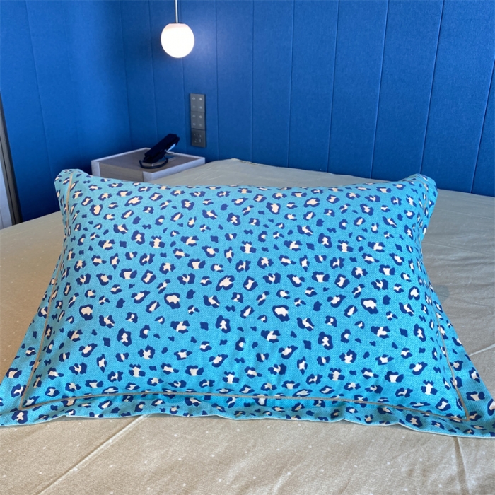 91家纺网 家纺一手货源 找家纺 2022新款铂金全棉磨毛系列四件套-实拍图（AB版设计） 烂漫豹纹 绿