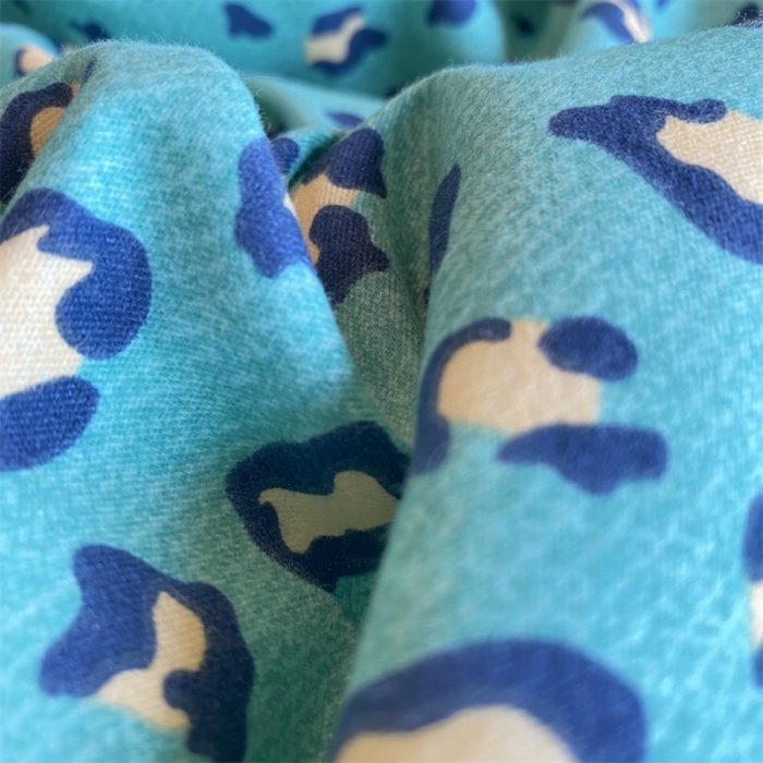 91家纺网 家纺一手货源 找家纺 2022新款铂金全棉磨毛系列四件套-实拍图（AB版设计） 烂漫豹纹 绿