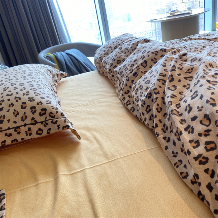 91家纺网 家纺一手货源 找家纺 2022新款铂金全棉磨毛系列四件套-实拍图（AB版设计） 烂漫豹纹 驼