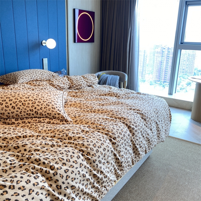 91家纺网 家纺一手货源 找家纺 2022新款铂金全棉磨毛系列四件套-实拍图（AB版设计） 烂漫豹纹 驼