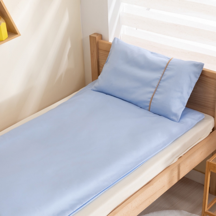 91家纺网 家纺一手货源 找家纺 喜多兔2022新60s长绒棉纯棉幼儿园三件套 蓝色微笑小狮子