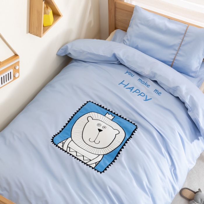 91家纺网 家纺一手货源 找家纺 喜多兔2022新60s长绒棉纯棉幼儿园三件套 蓝色微笑小狮子