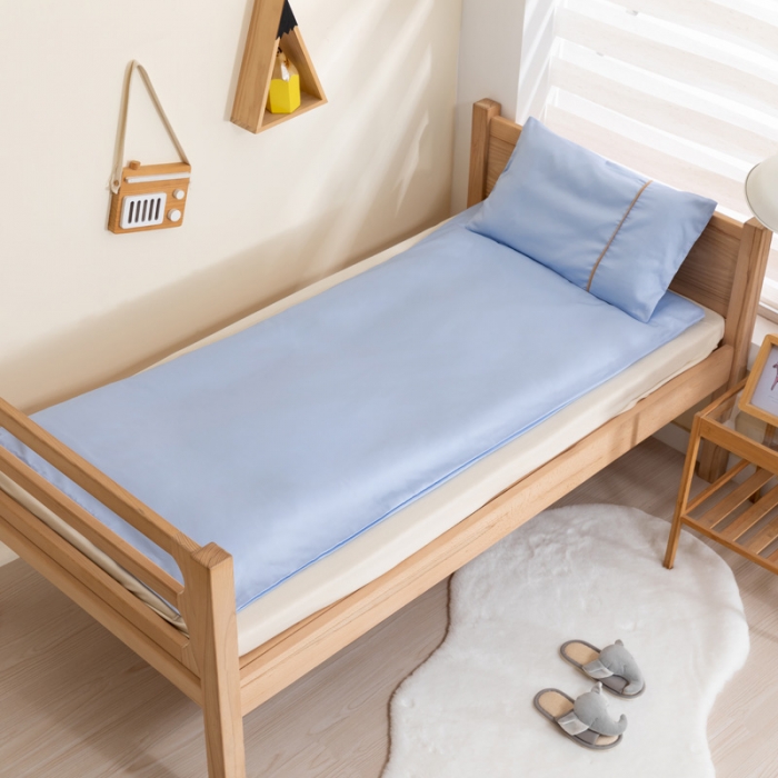 91家纺网 家纺一手货源 找家纺 喜多兔2022新60s长绒棉纯棉幼儿园三件套 蓝色微笑小狮子