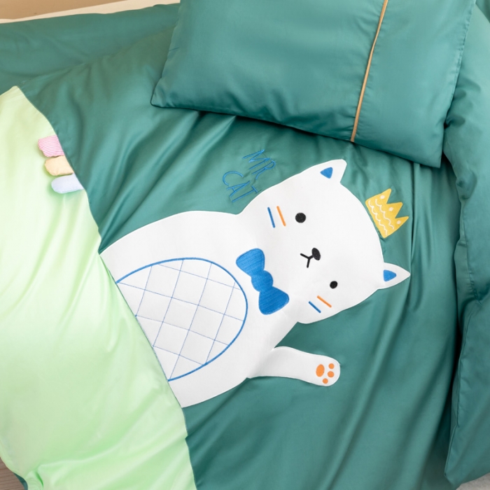 91家纺网 家纺一手货源 找家纺 喜多兔2022新60s长绒棉纯棉幼儿园三件套-绿色微笑小小喵