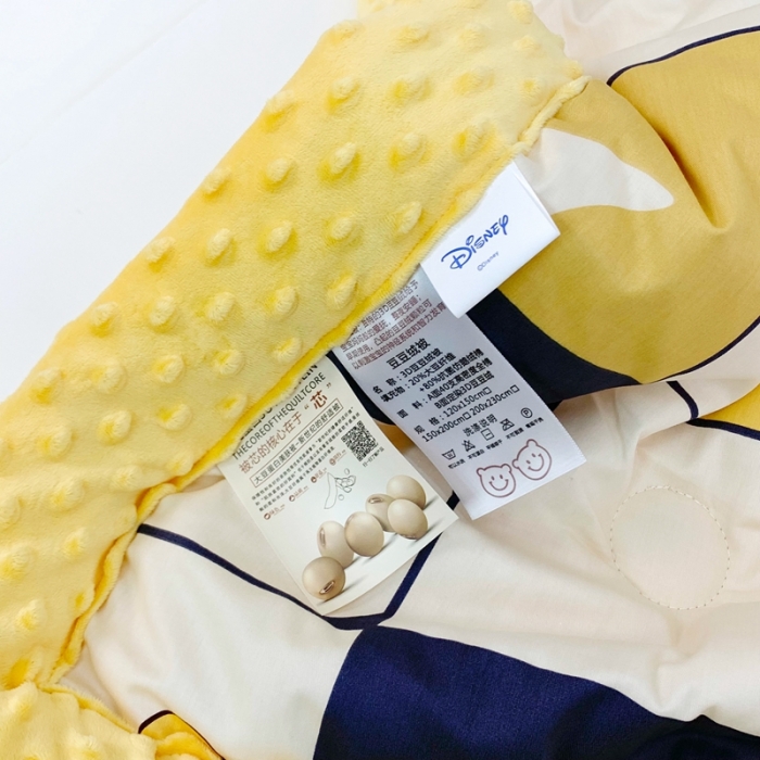 91家纺网 家纺一手货源 找家纺 星期八 2022新款迪士尼豆豆被 格子维尼