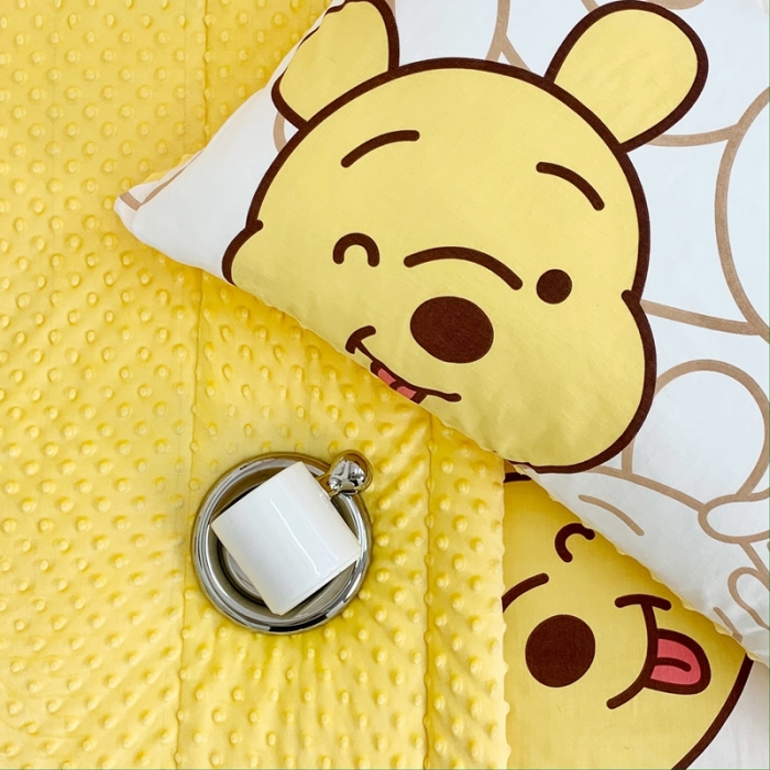 91家纺网 家纺一手货源 找家纺 星期八 2022新款迪士尼豆豆被 蜜糖维尼熊