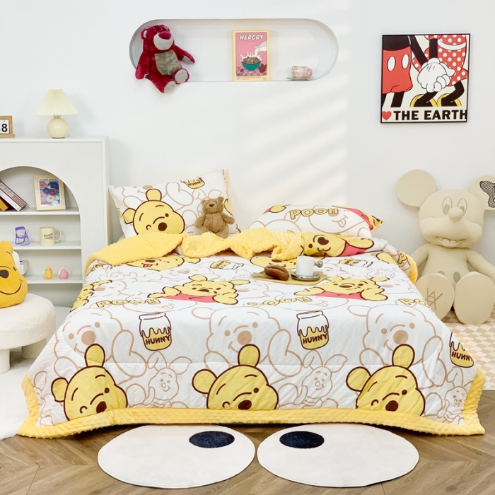 91家纺网 家纺一手货源 找家纺 星期八 2022新款迪士尼豆豆被 蜜糖维尼熊