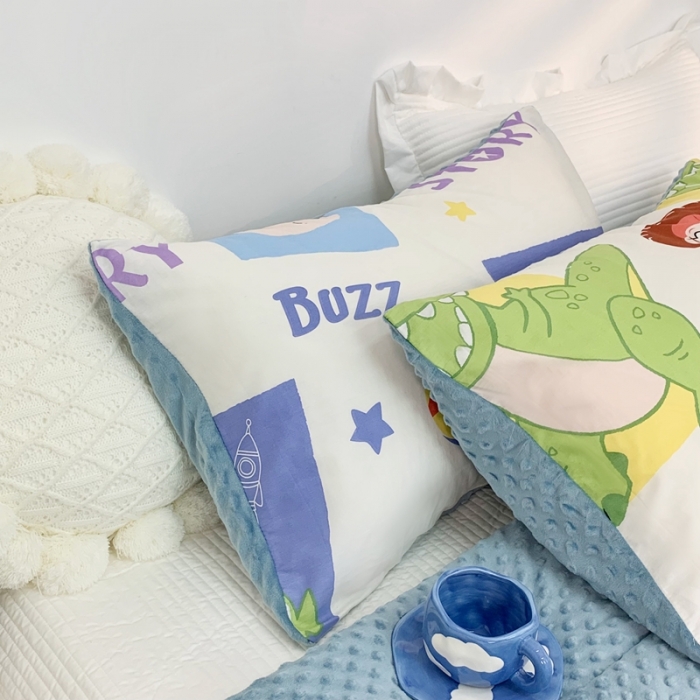 91家纺网 家纺一手货源 找家纺 星期八 2022新款迪士尼豆豆被 小恐龙