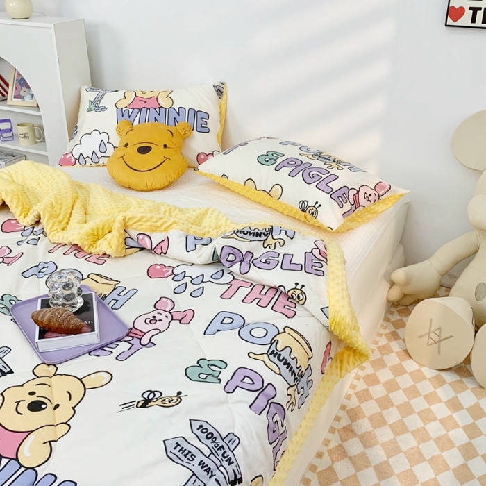 91家纺网 家纺一手货源 找家纺 星期八 2022新款迪士尼豆豆被 小熊维尼