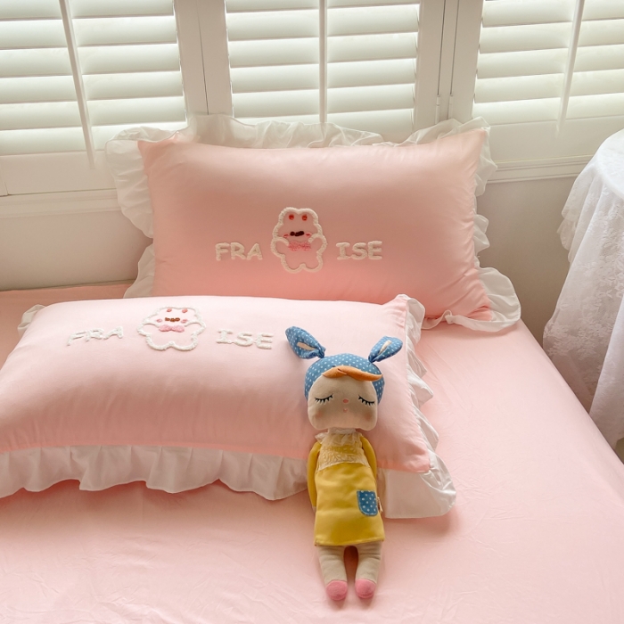 91家纺网 家纺一手货源 找家纺 （总）易禾 2022新款水洗亲肤棉毛巾绣草莓兔四件套