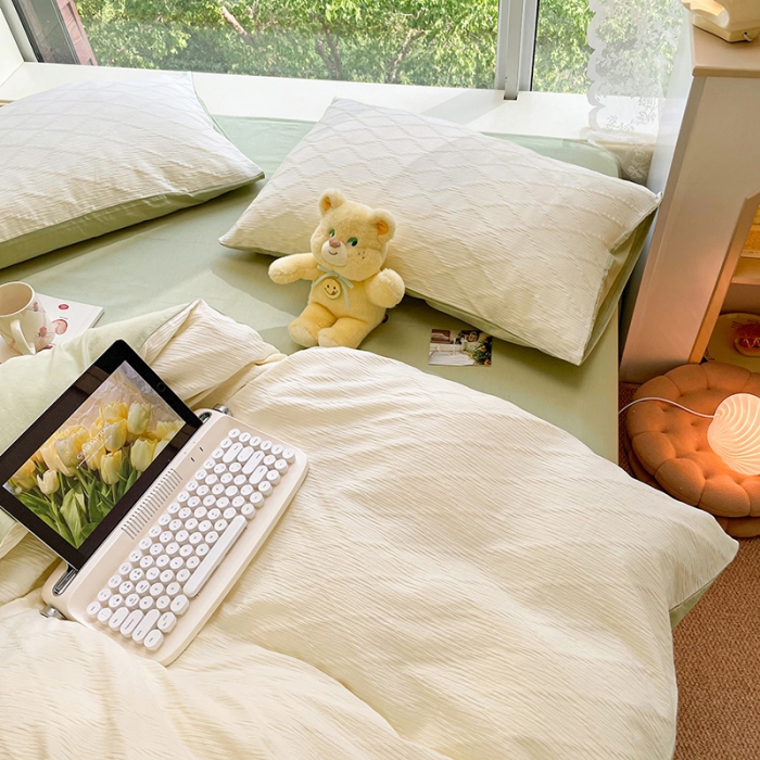 91家纺网 家纺一手货源 找家纺 琪格格纺织 2023新款纯棉泡泡纱水洗棉四件套 泡泡纱米白VS奶绿