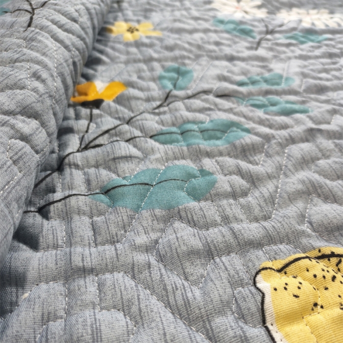 91家纺网 家纺一手货源 找家纺 晶缦 2022新款纯色小花边牛奶绒床盖三件套 暖馨-豆沙