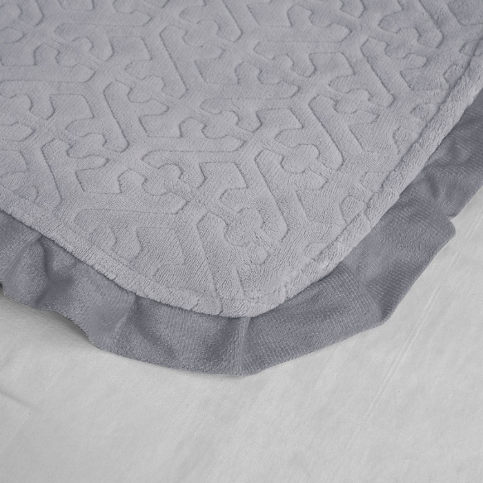 91家纺网 家纺一手货源 找家纺 晶缦 2022新款纯色小花边牛奶绒床盖三件套 暖馨-浅灰