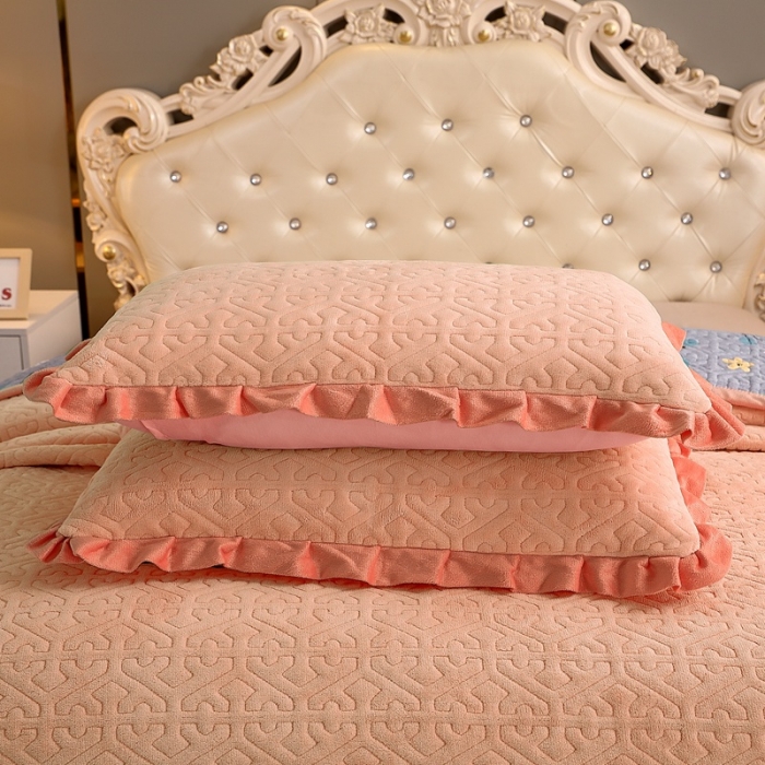 91家纺网 家纺一手货源 找家纺 晶缦 2022新款纯色小花边牛奶绒床盖三件套 暖馨-浅咖