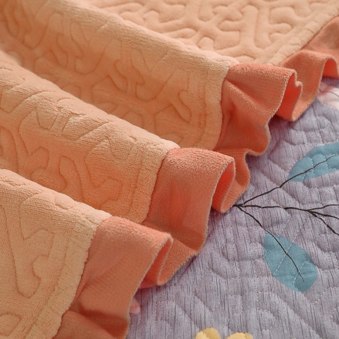 91家纺网 家纺一手货源 找家纺 晶缦 2022新款纯色小花边牛奶绒床盖三件套 暖馨-浅咖