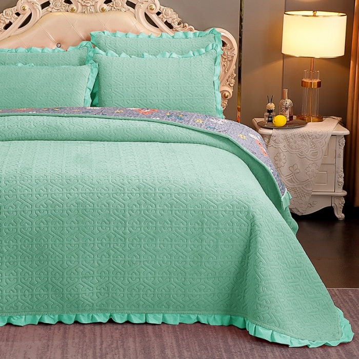 91家纺网 家纺一手货源 找家纺 晶缦 2022新款纯色小花边牛奶绒床盖三件套 暖馨-浅绿