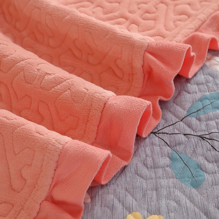 91家纺网 家纺一手货源 找家纺 晶缦 2022新款纯色小花边牛奶绒床盖三件套 暖馨-玉色